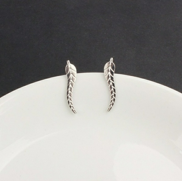 Silver Leaf Feather Ear Climber Earring ear ring - Picture 4 of 4